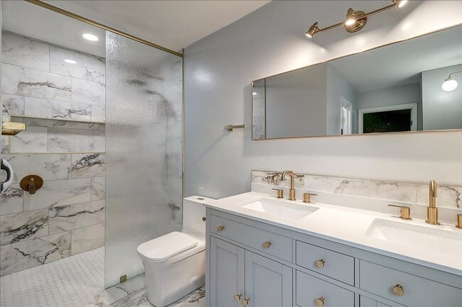 Building Photo - 5530 Tahoe Cir