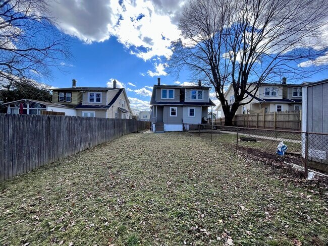 Building Photo - 410 Walcott Rd