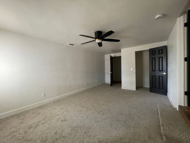 Building Photo - Fresh-Start Haven – Move-In Ready 3-Bed Gem!