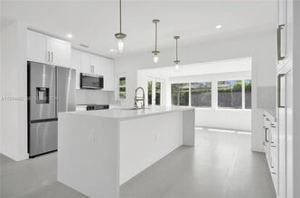 Building Photo - 7030 SW 58th St