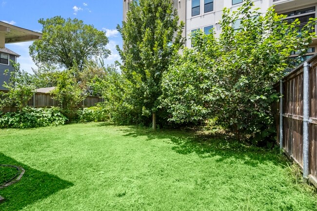 Building Photo - 1409 Dorothy St