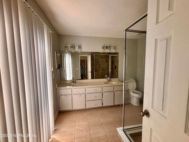 Building Photo - 5449 Fort Caroline Rd