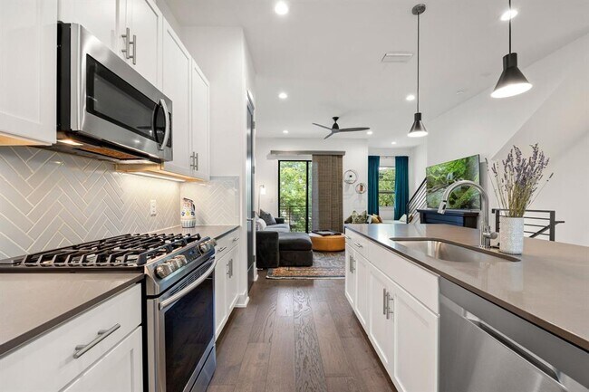 Building Photo - 3700 Clawson Rd