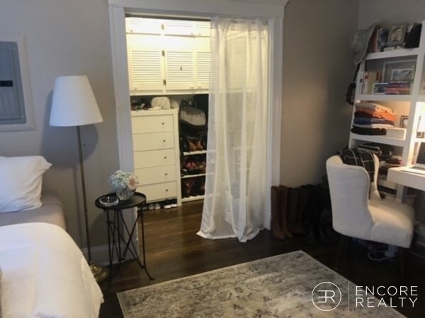 Building Photo - 66 Queensberry St