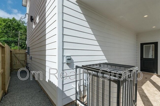 Building Photo - 4705 Idaho St