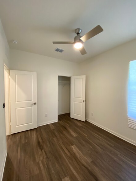 Building Photo - 5407 Malakoff Dr
