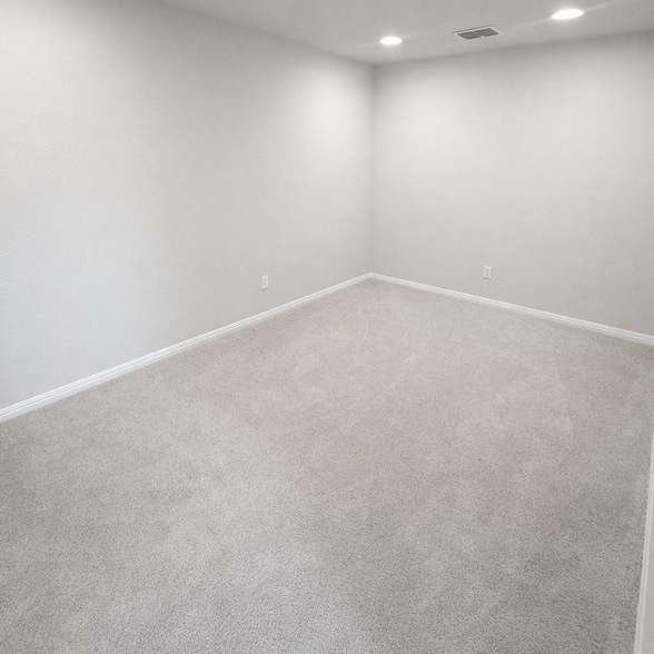 Building Photo - 3200 W College Park Dr