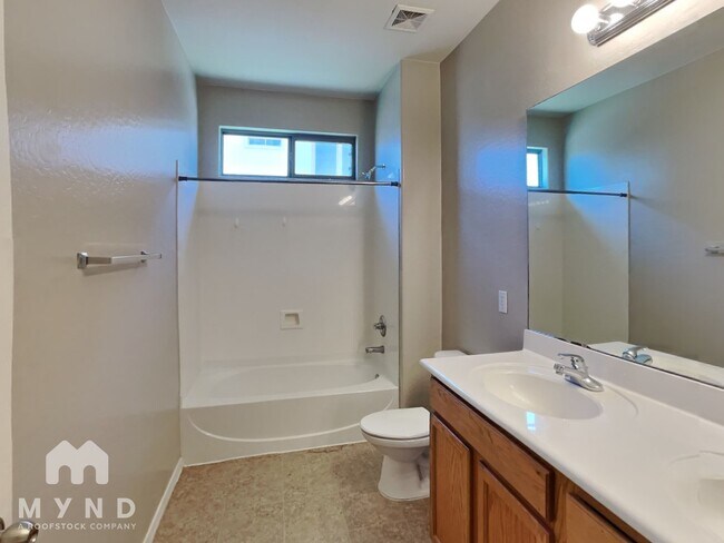 Building Photo - 2891 E Beechnut Pl