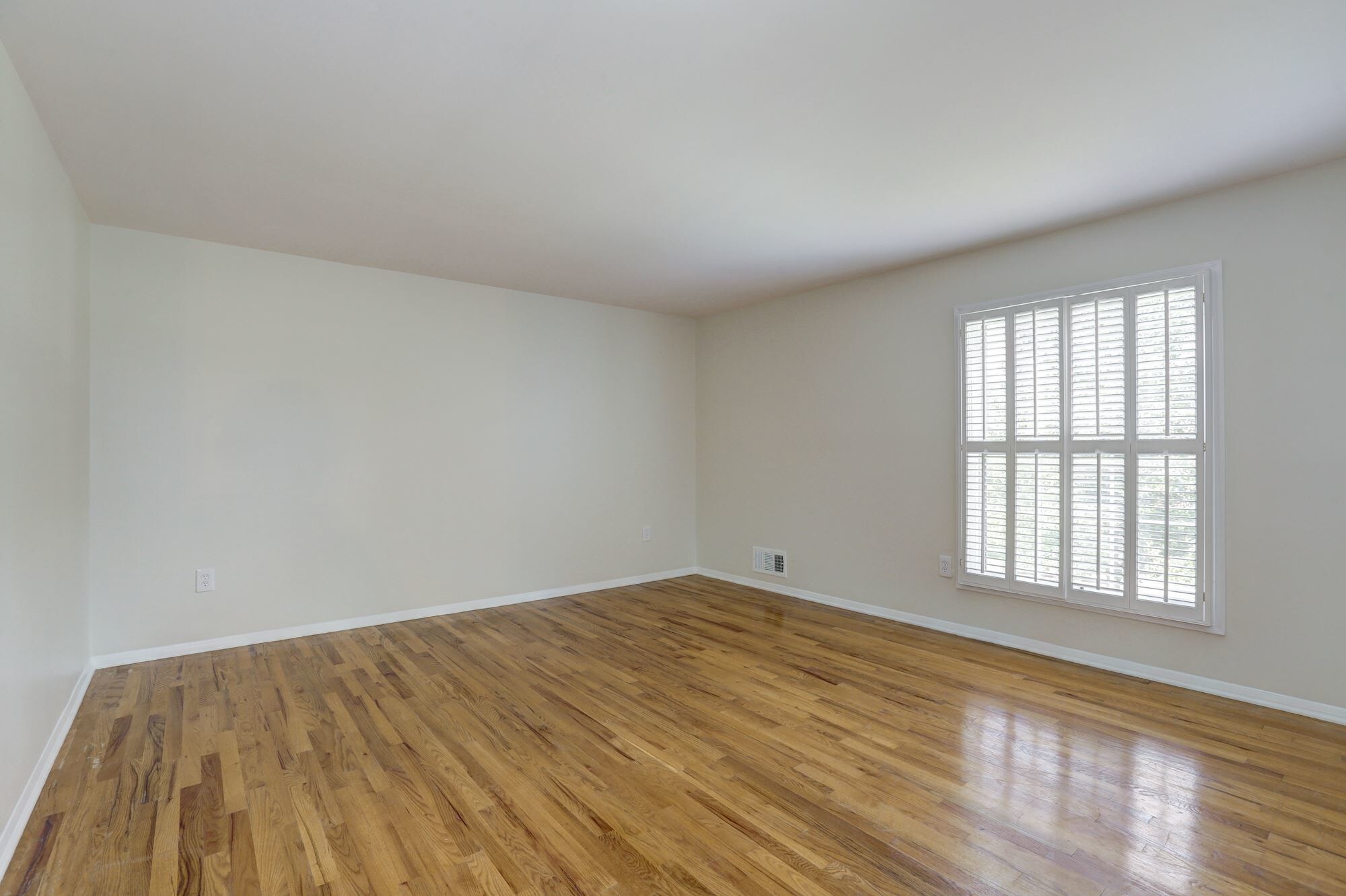 Building Photo - 8804 Falls Chapel Way