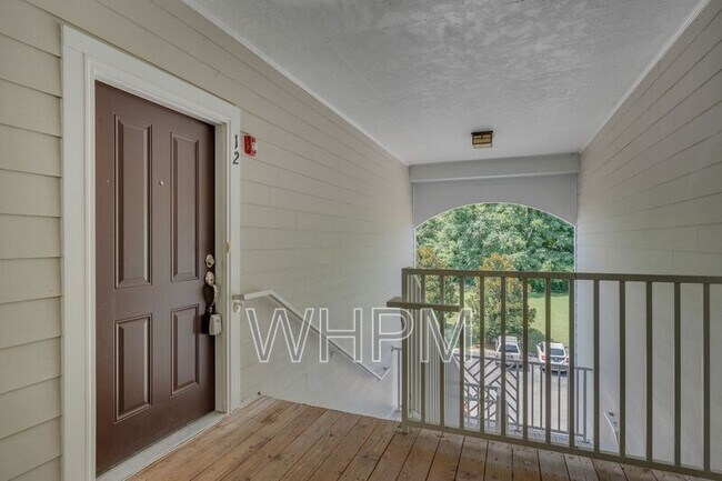 Building Photo - 4846 Bevendean Dr