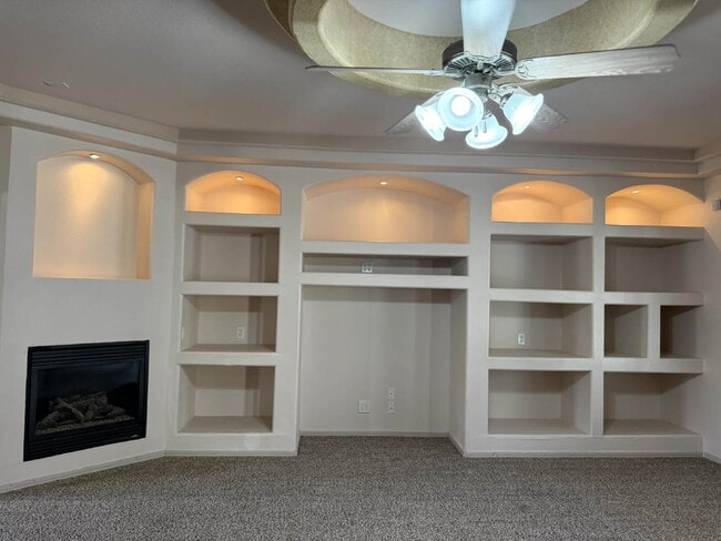 Building Photo - 317 Zenith Dr