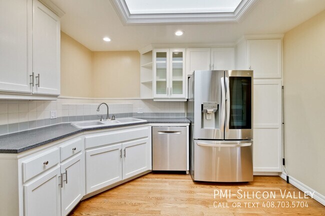 Building Photo - Amazing Cupertino Home!
