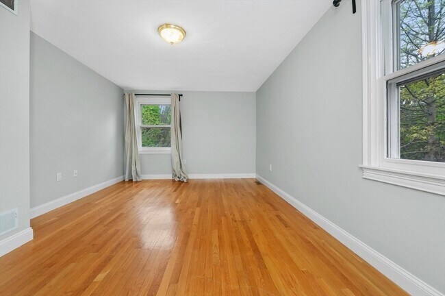 Building Photo - 2 Minuteman Ln