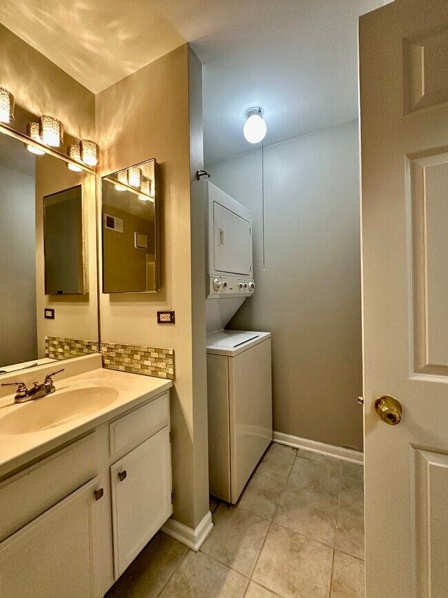 Building Photo - 3255 Kirchoff Rd