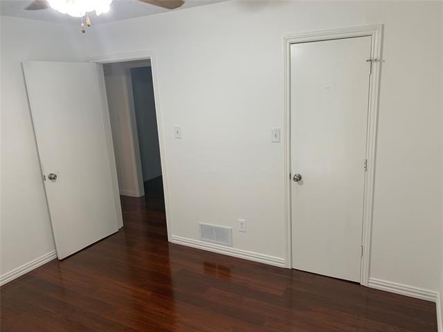 Building Photo - 1520 Parkside Dr