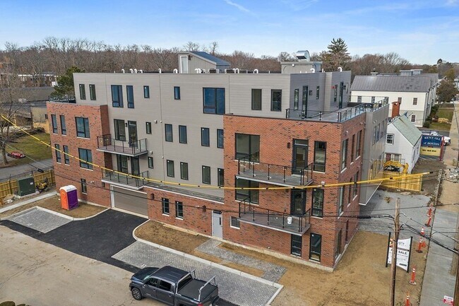 Building Photo - 1169 Adams St