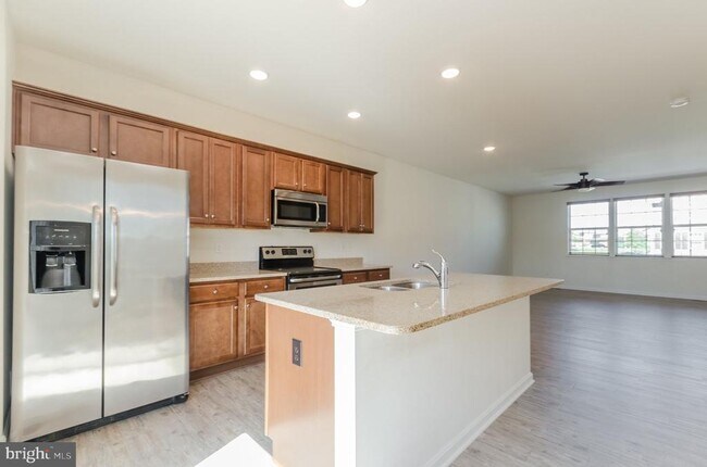 Building Photo - 172 Drexel Ct