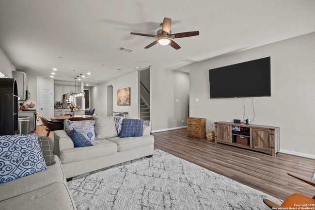 Building Photo - 13044 Louberg Vly