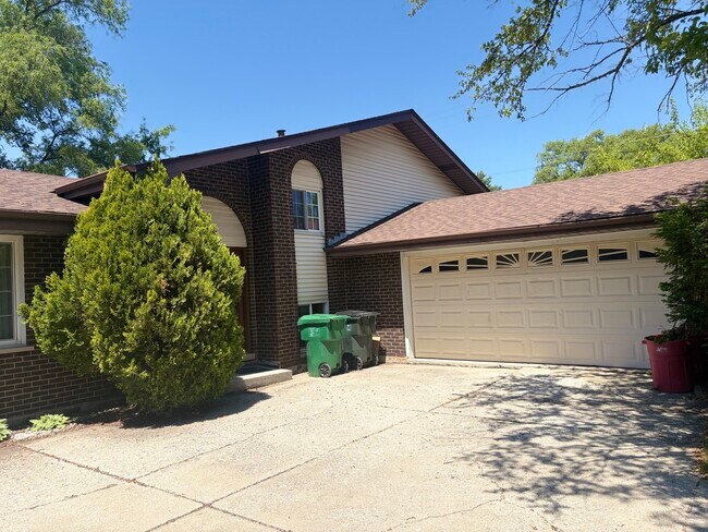Building Photo - 14310 Mallard Dr