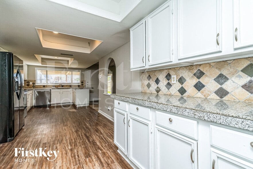 Building Photo - 4913 Alta Oaks Ln