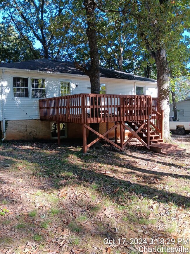 Building Photo - 110 Middlesex Dr