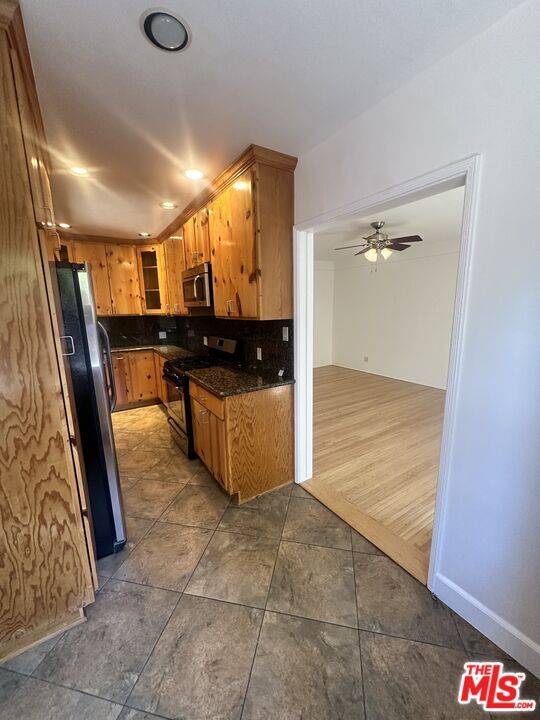 Building Photo - 2536 Military Ave