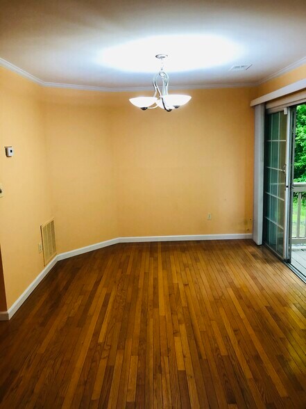 Building Photo - 6122 Cedar Ct
