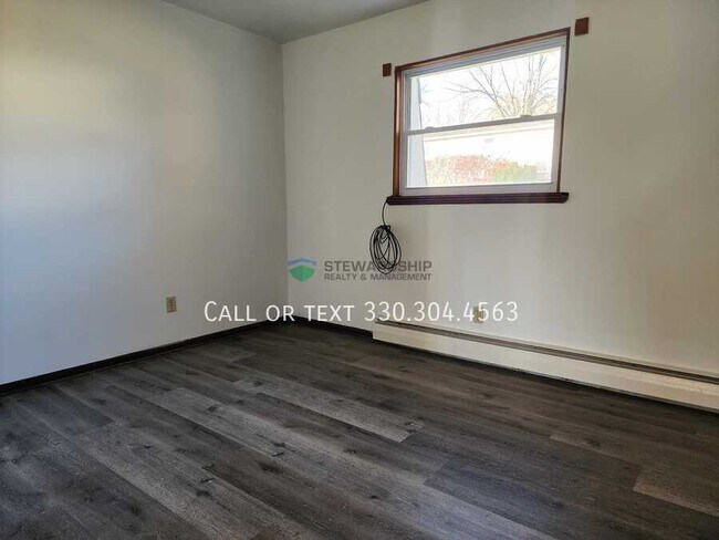 Building Photo - 285 Villa St