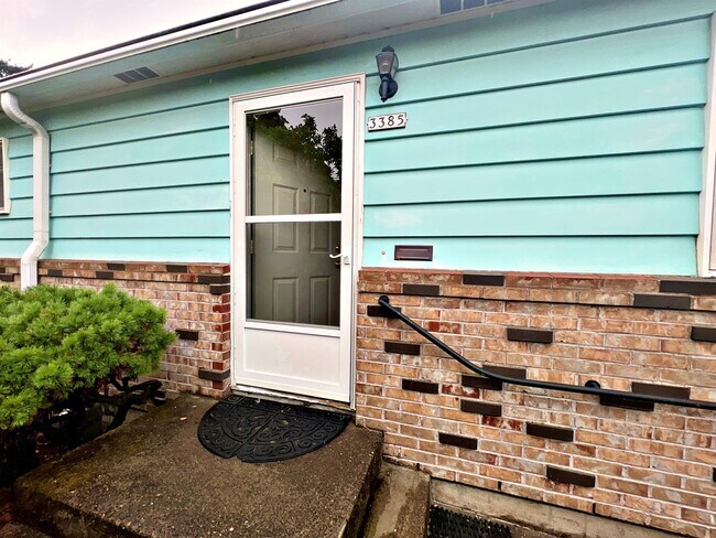 Building Photo - 3385 SE 10th Ave