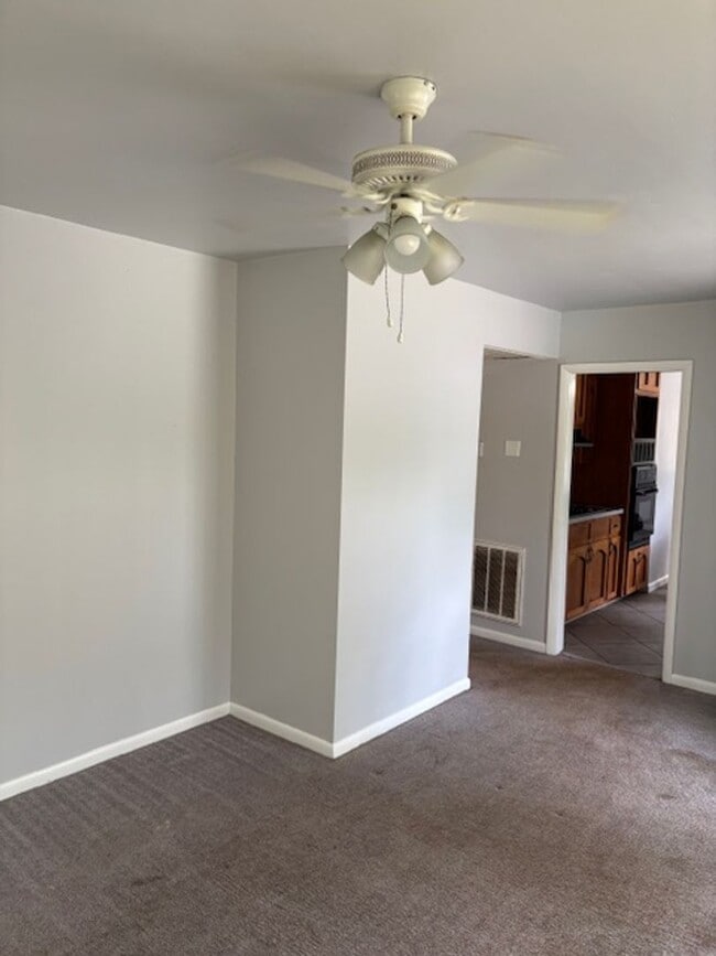 Building Photo - 1705 4th Pl NW