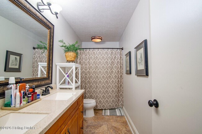 Building Photo - 119 E French St