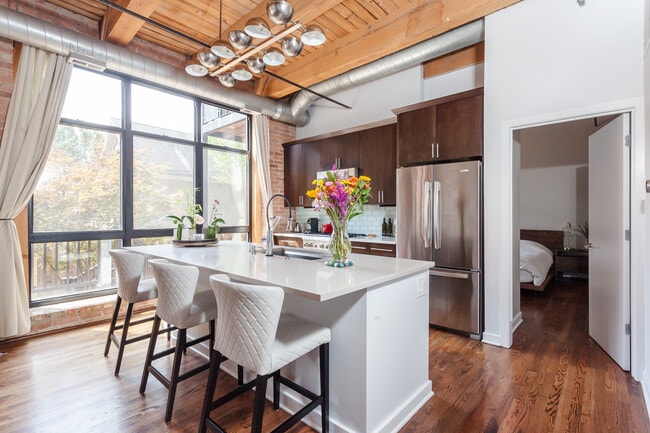 Building Photo - 1750 N Wolcott Ave