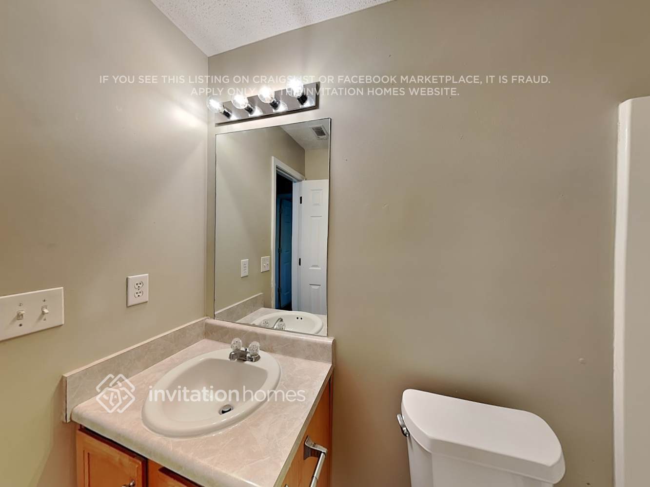 Building Photo - 254 Bonnes Dr SW