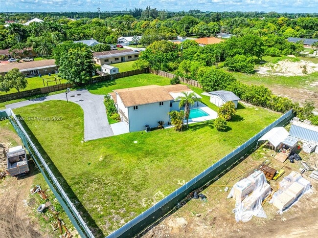 Building Photo - 19450 SW 125th Ave