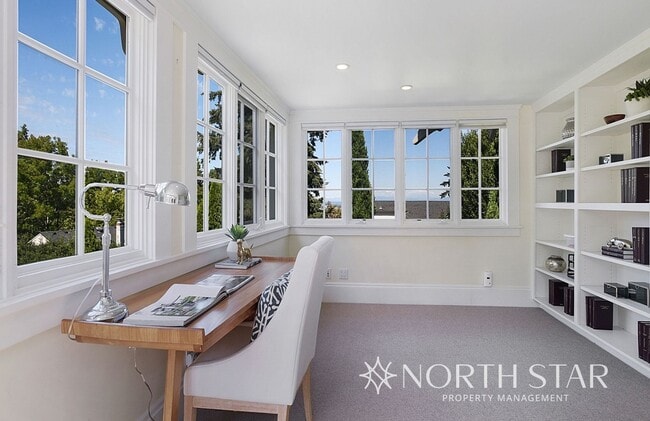 Building Photo - Live in a National Historic Home