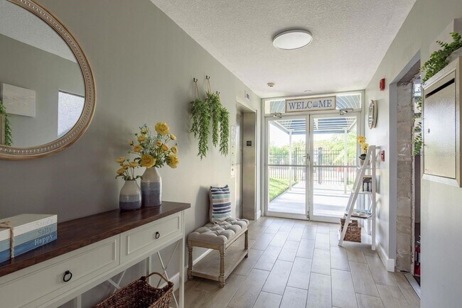 Building Photo - 5557 Sea Forest Dr