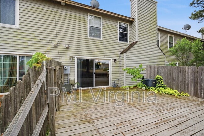Building Photo - 5140 Glenwood Way