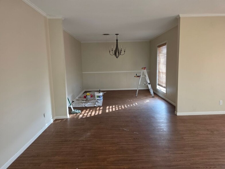 Building Photo - 749 San Patricio Ave