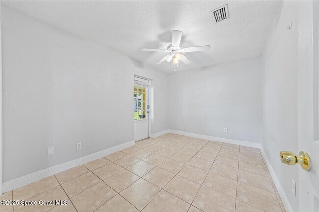 Building Photo - 1729 Trimble Rd