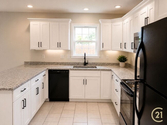 Building Photo - 3bed/2bath Home south of bypass