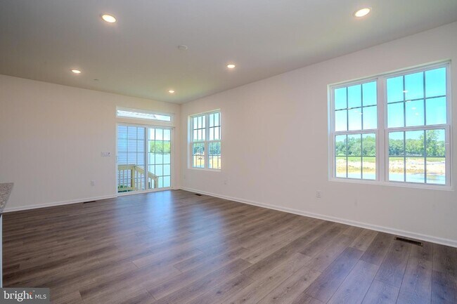 Building Photo - 3403 Jordan Dr
