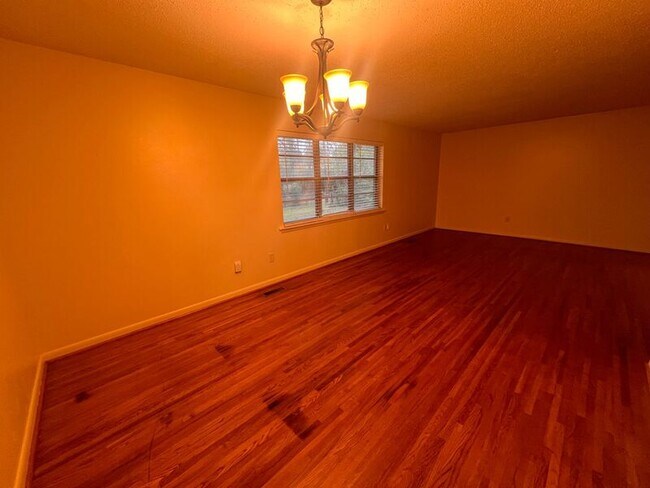 Building Photo - 6709 Sandpiper Dr