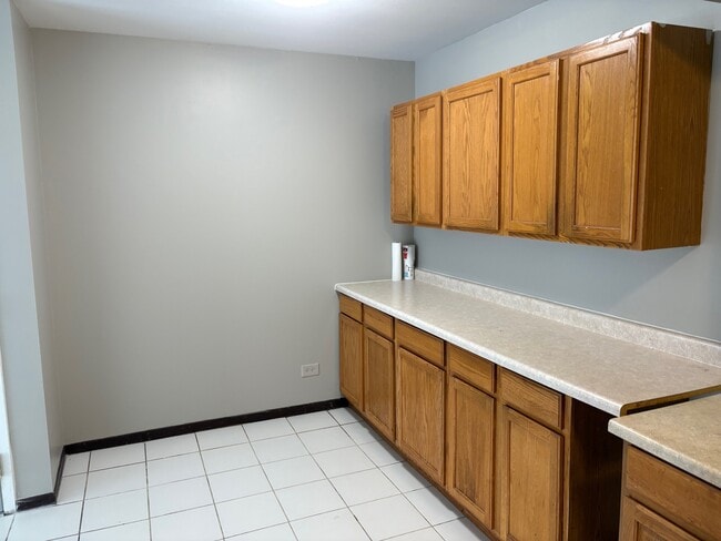 Building Photo - 16622 Theresa Ln
