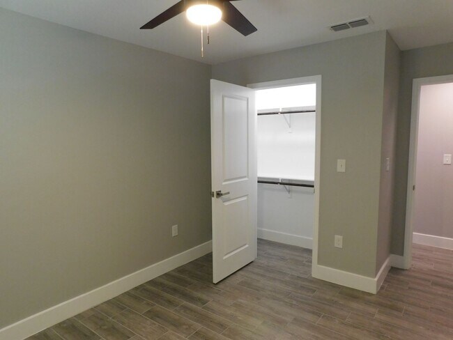 Building Photo - 2023 Beautiful 3 bedroom 2 bath