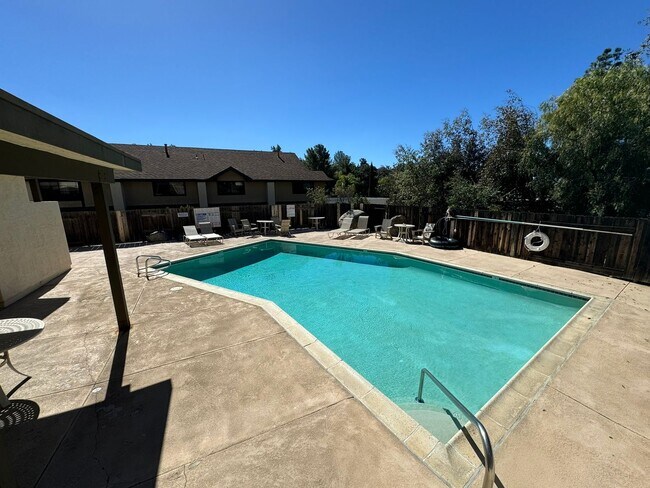 Building Photo - 2BR/1.5BA CONDO w/ 2 assigned PARKING SPOTS in ALPINE AVAILABLE NOW!