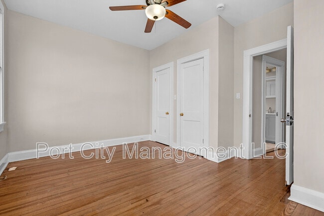 Building Photo - 438 Cornwall St