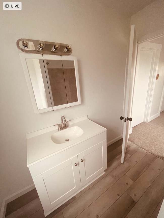 Building Photo - 3 Bed 1 Bath Munhall Pa