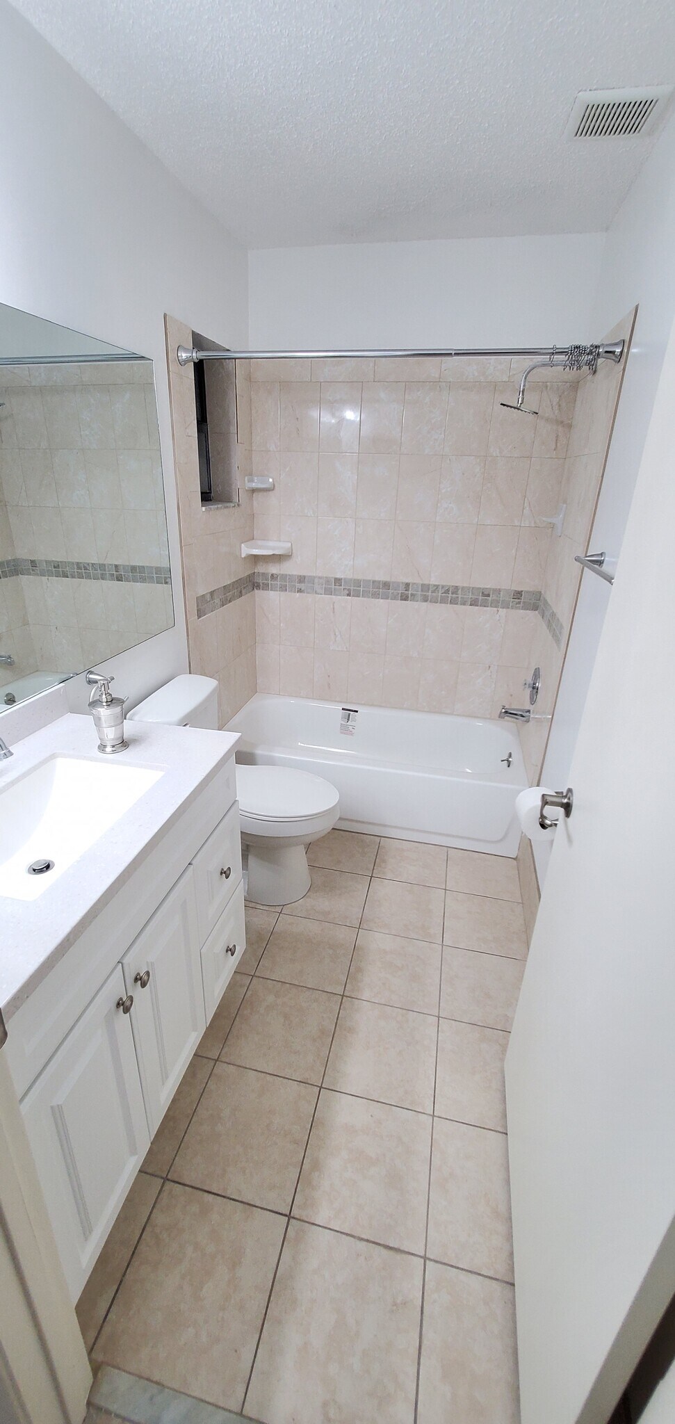 Building Photo - 1379 Summit Run Cir