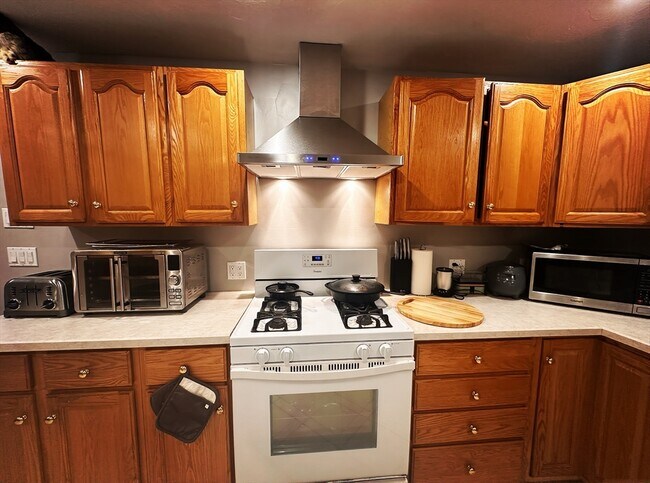 Building Photo - 203 Boston Post Rd