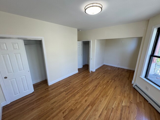 Building Photo - 30-32 N Terrace Ave